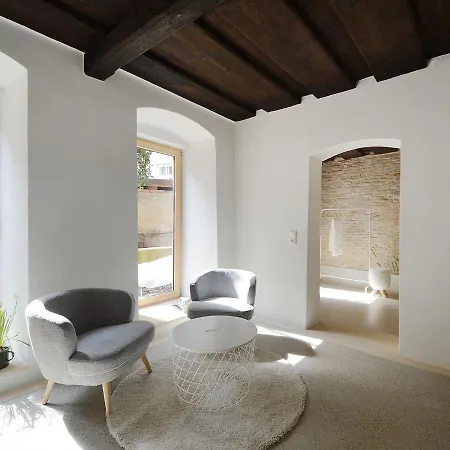 Huebsches Im Herzen Von アパート